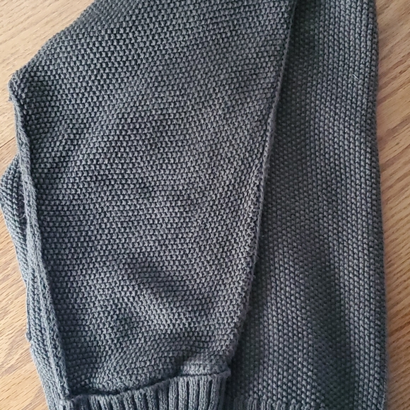 Sweater - Picture 4 of 4